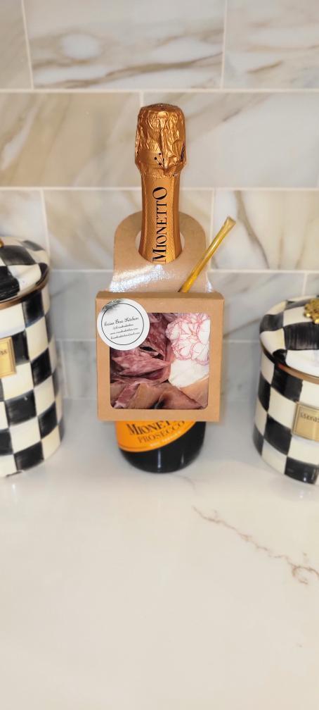 Trend Alert: Charcuterie Snack Boxes! 